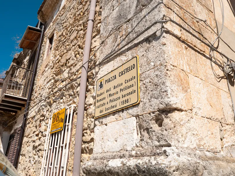 Palazzo baronale dei Lucchesi