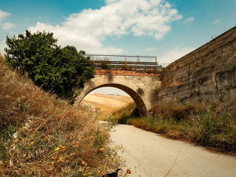 Ponte della ferrovia di Delia