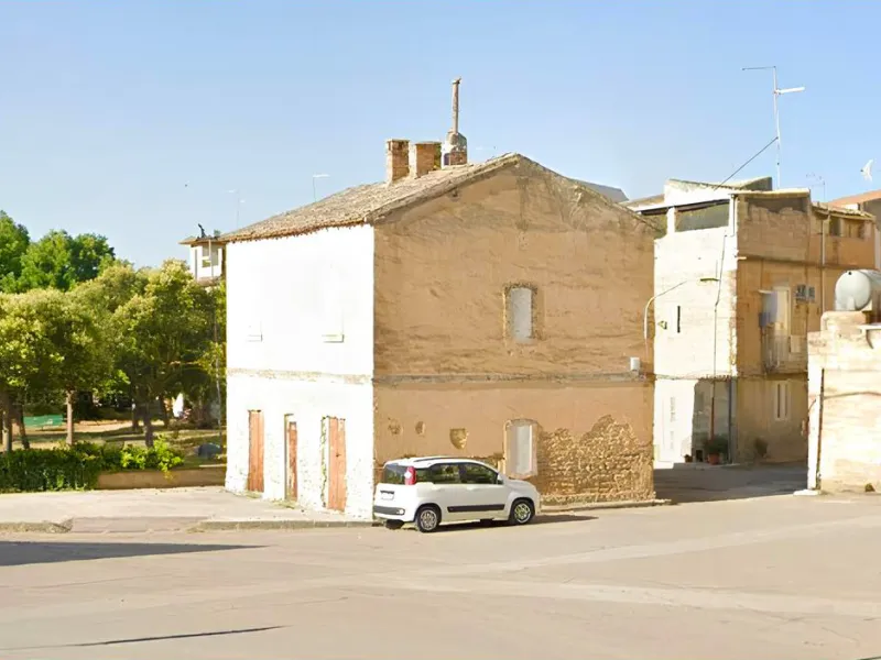 Stazione abbandonata di Delia