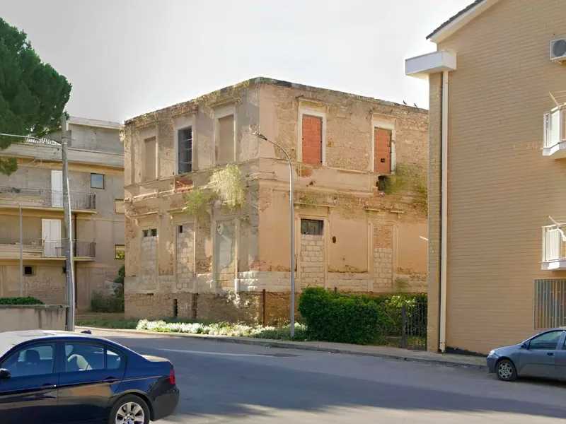 Stazione abbandonata di Delia