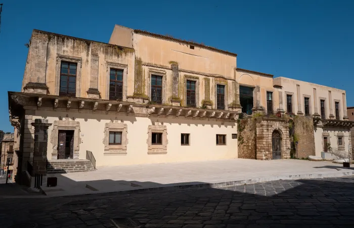 Moncada Palace - Civic Art Gallery