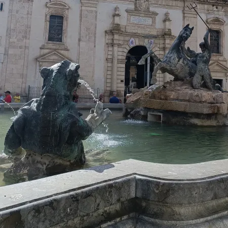 Fontana del Tritone